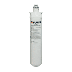 Plastflaska märkt FP-15, innehållande PFAS-filter för vattenrening.
