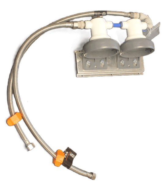 2st spunna stålslangar 60cm med anslutning rak 3/8" + vinkel 3/8" (hona båda ändar) för filterhållare